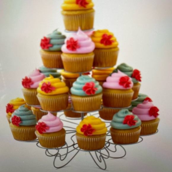 Wilton - Cupcakes N More Dessert Stand - Picture 10 of 12